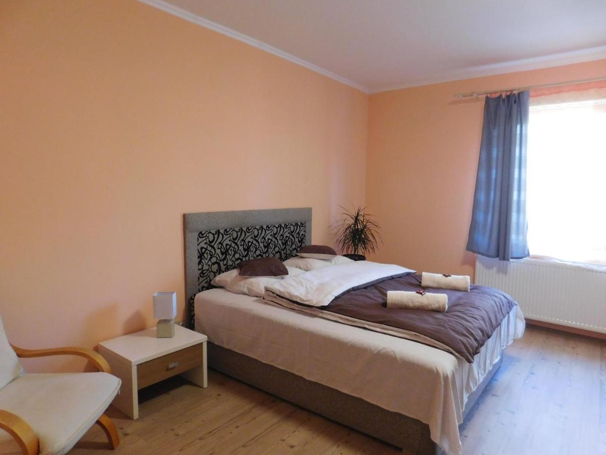 Lovas Vendeghaz Appartement Obanya Buitenkant foto
