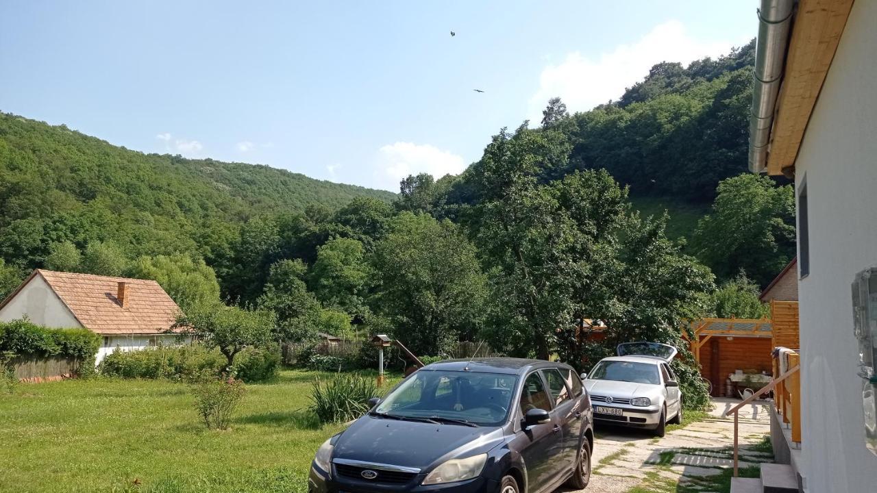 Lovas Vendeghaz Appartement Obanya Buitenkant foto