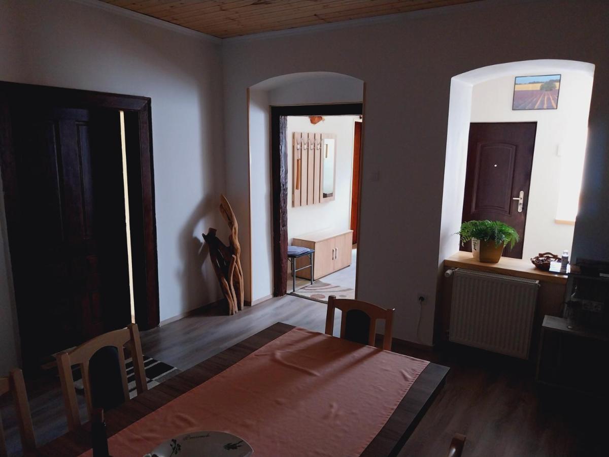 Lovas Vendeghaz Appartement Obanya Buitenkant foto