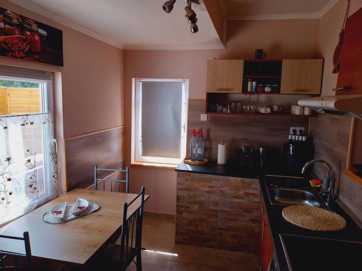Lovas Vendeghaz Appartement Obanya Buitenkant foto