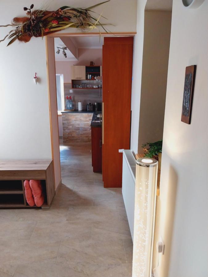 Lovas Vendeghaz Appartement Obanya Buitenkant foto