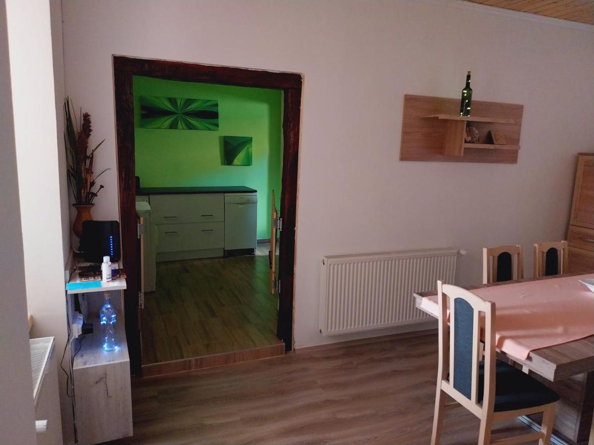 Lovas Vendeghaz Appartement Obanya Buitenkant foto
